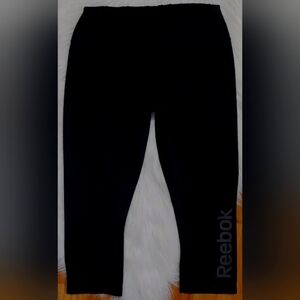 Black fitted crop reebok yoga legging